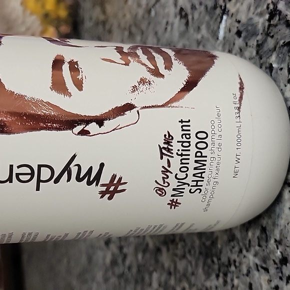 Brand new shampoo - Picture 2 of 6